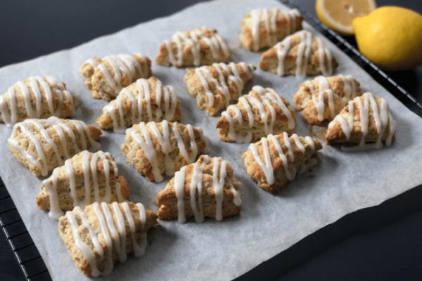 Scones cu mac și lămâie, biscuiții perfecți pentru mic dejun