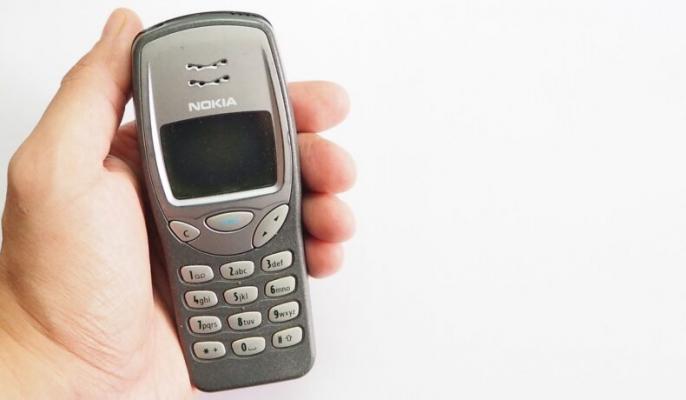 Nokia 3210 revine pe piață după 25 de ani. Cât costă și cum arată varianta din 2024 a telefonului legendar