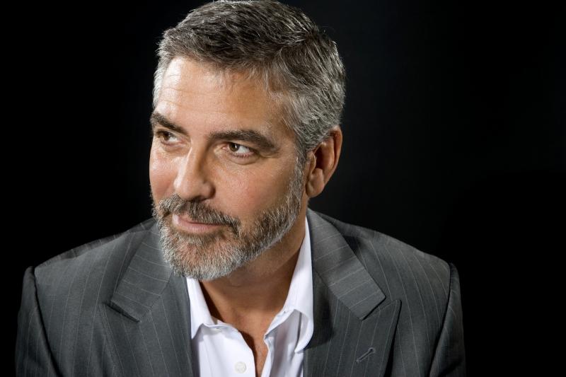 Fiindcă știa că va zbura în avion cu copiii săi, George Clooney a găsit soluția perfectă pentru a nu deranja călătorii! Ce idee a avut actorul