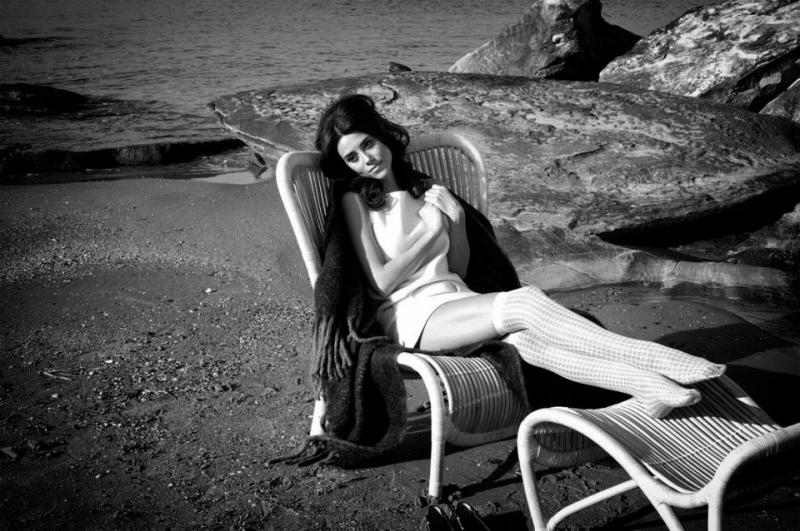 Galerie foto HOT! Cum arată ZEYNEP din "Mama" în viaţa reală. Nici urmă de fata cuminte şi timidă din serialul-fenomen!