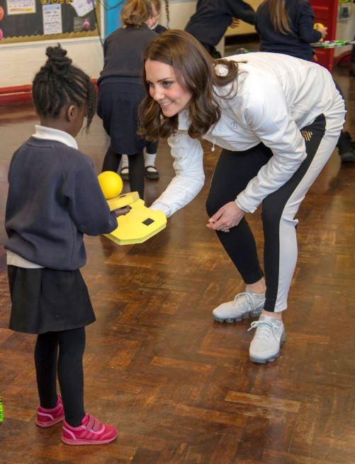 Ești însărcinată și vrei să te menții în formă? Urmează exemplul Ducesei de Cambridge, Kate Middleton