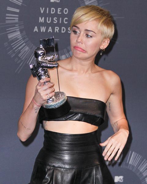 Ce fețe caraghioase au cele mai cunoscute vedete ale Hollywoodului! Beyonce vrea ca această poză să fie rasă de pe net!