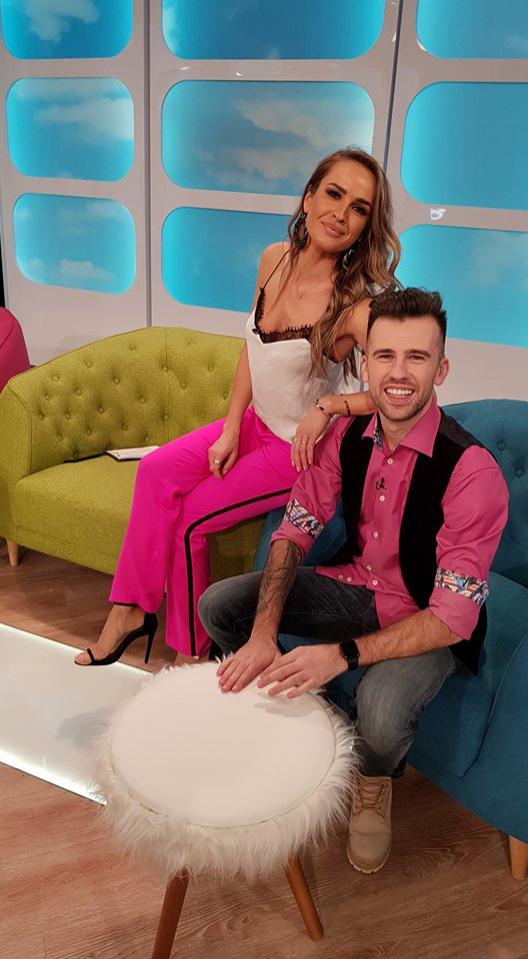 “Neatza cu Rãzvan şi Dani” şi “Prietenii de la 11”, prima zi în casă nouă! Cum arată platoul în care vor face spectacol