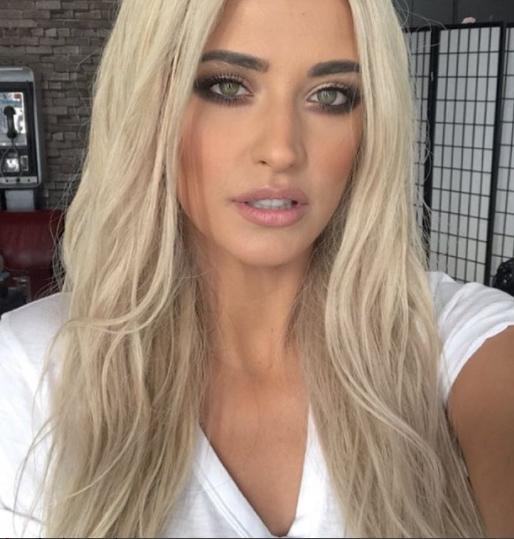 Poza de aproape 100.000 de Liker-uri! Antonia, schimbare RADICALĂ de look. Fanilor nu le vină să creadă!