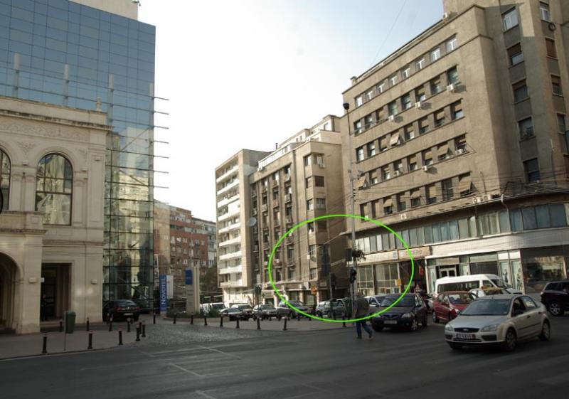 Caragiale a fost patron de berărie, la Gambrinus, trei ani. ”Iancu-și lua șorțul și mai servea un mic, un țap. Avea capul turtit de la tava cu susan!”