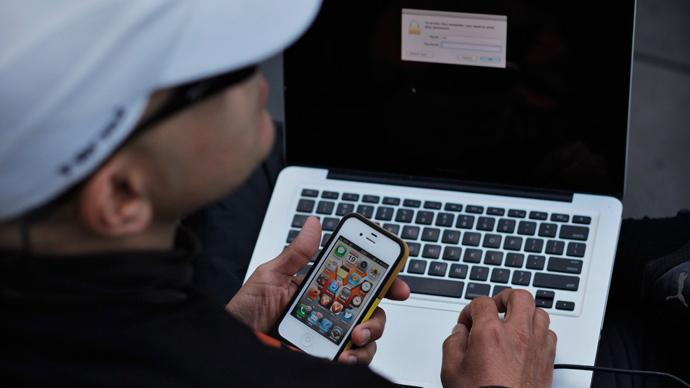 Hackerii îți fură pozele și informațiile din telefon, fără să îți dai seama! Cum te protejezi