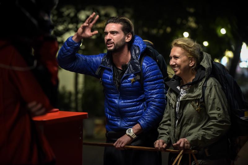 În a doua ediție „Asia Express”, vedetele au mâncat cel mai urât mirositor fruct din lume, embrion de rață și carne de șarpe. E doar începutul!