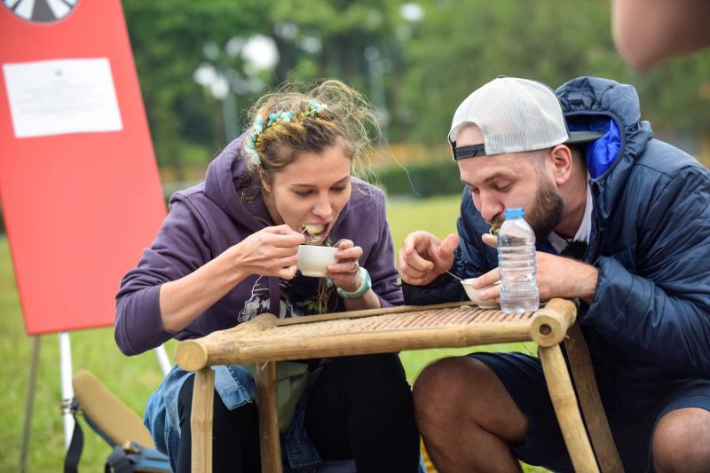 Indicii pierdute, accidente înspăimântătoare și o primă echipă eliminată la „Asia Express”! Aventura continuă pentru vedete!