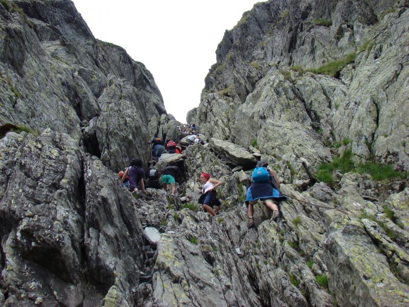 Veste tristă pentru românii pasionați de călătorii la munte! Strunga Dracului se închide permanent! Ce rute ocolitoare există