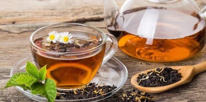 Nu mai beți ceaiul fierbinte! Produce cancerul esofagian, arată un studiu recent