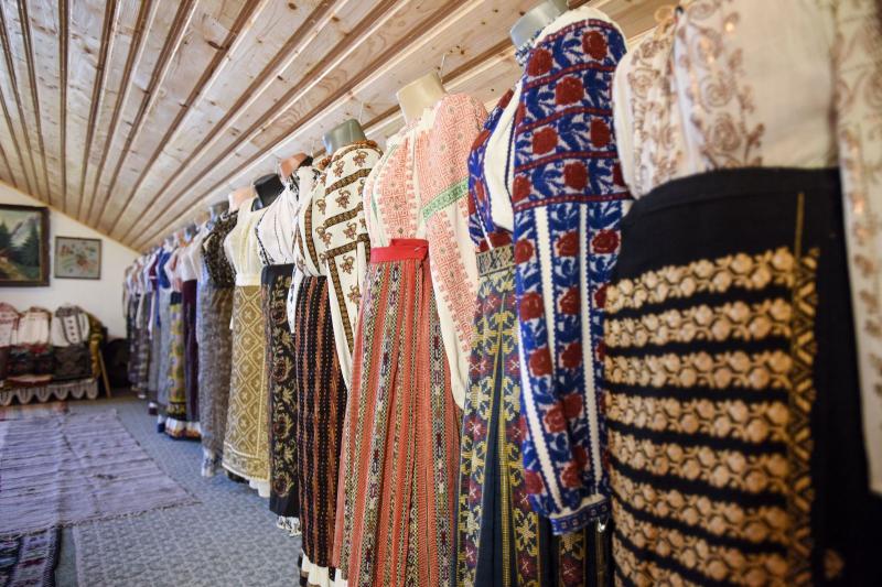 Paula Chirilă și Dan Helciug l-au ajutat pe Mircea Radu să găsească cele mai mândre fete din Muntenia