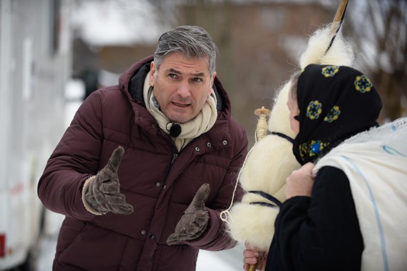Aventura „Ie, Românie” începe, de Mărțișor, în Maramureș! Mircea Radu, ajutat de Dana Săvuică și Ionuț Iftimoaie trebuie să găsească cele mai mândre fete