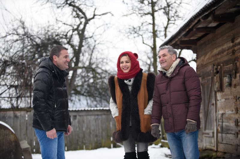 Aventura „Ie, Românie” începe, de Mărțișor, în Maramureș! Mircea Radu, ajutat de Dana Săvuică și Ionuț Iftimoaie trebuie să găsească cele mai mândre fete