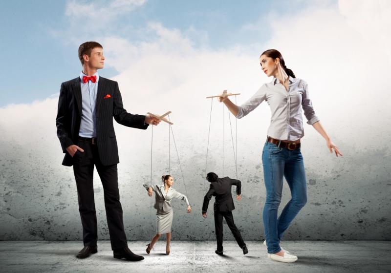 Te joacă pe degete și nu-ți dai seama! Acestea sunt zodiile care MANIPULEAZĂ pe oricine, fără resentimente!