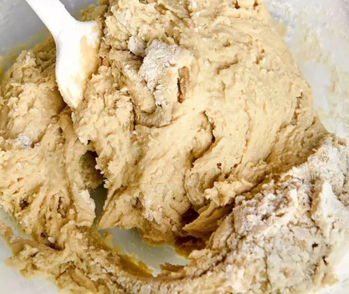 Nu îți ies gogoșile sau prăjiturile? Se întâmplă din cauza acestor greșeli pe care le faci!