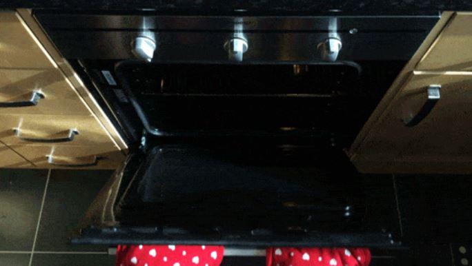 Nu îți ies gogoșile sau prăjiturile? Se întâmplă din cauza acestor greșeli pe care le faci!