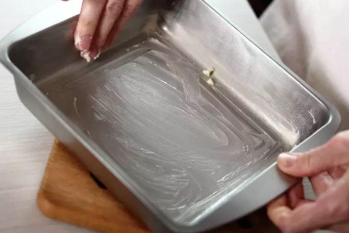 Nu îți ies gogoșile sau prăjiturile? Se întâmplă din cauza acestor greșeli pe care le faci!