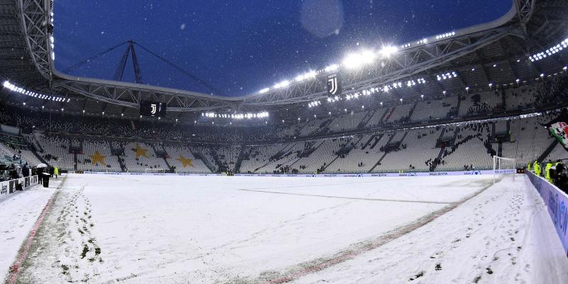 GALERIE FOTO: Cum arată, sub zăpadă, cele mai faimoase stadioane ale Europei: Santiago Bernabeu, San Siro, Old Trafford sau Emirates