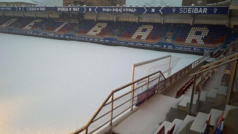 GALERIE FOTO: Cum arată, sub zăpadă, cele mai faimoase stadioane ale Europei: Santiago Bernabeu, San Siro, Old Trafford sau Emirates