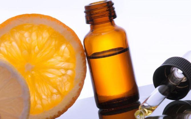 Nu mai face greșeala asta! Tenul tău ar putea avea urmări serioase. Tu cum folosești Vitamina C, Acidul Hialuronic sau Retinolul?