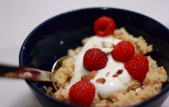 Îți place scorțișoara, dar niciodată nu ai știut ce beneficii are asupra organismului, mai ales dacă o folosești cu miere! Combate respirația urât mirositoare și nu numai