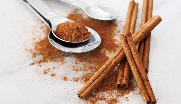 Îți place scorțișoara, dar niciodată nu ai știut ce beneficii are asupra organismului, mai ales dacă o folosești cu miere! Combate respirația urât mirositoare și nu numai