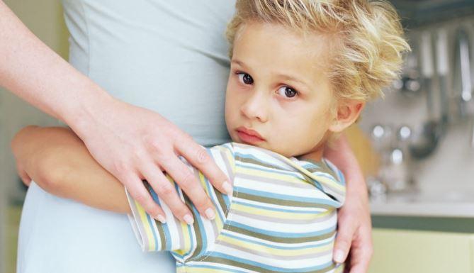 Dacă ești un părinte sever, medicii îți recomandă câteva sfaturi pe care trebuie să le respecți! Copilul nu trebuie agasat!