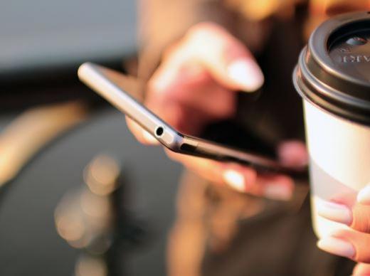 OMG! Tu poți face asta? Cum arată o zi întreagă fară telefonul mobil