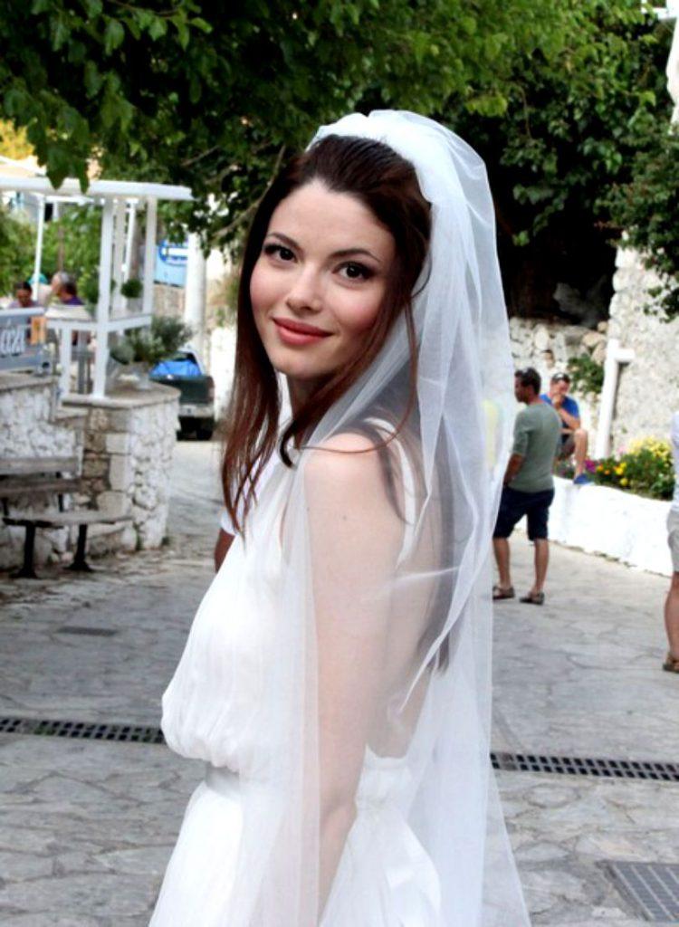 Georgiana Gheară redă perfecțiunea mireselor din showbiz! Gabi Firea și Andreea Berecleanu s-au lăsat pe mâna ei!