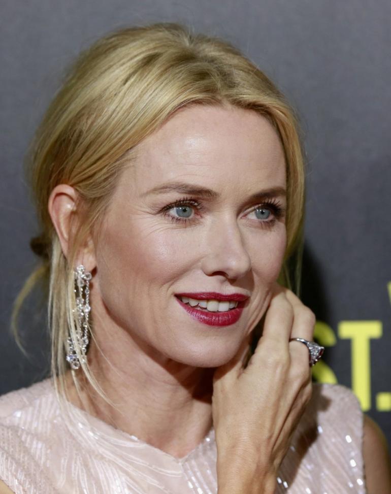 Au 50 de ani în buletin, dar arată de 30! ELE sunt vedetele care împlinesc 50 de primăveri în 2018. Care e mai frumoasă!