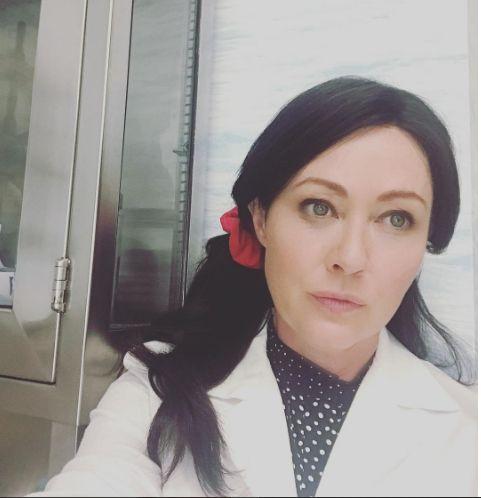 Brenda din „Beverly Hills", a primit, în sfârșit, vești bune de la medici! După doi ani de tratament cu citostatice, cancerul a intrat în remisie