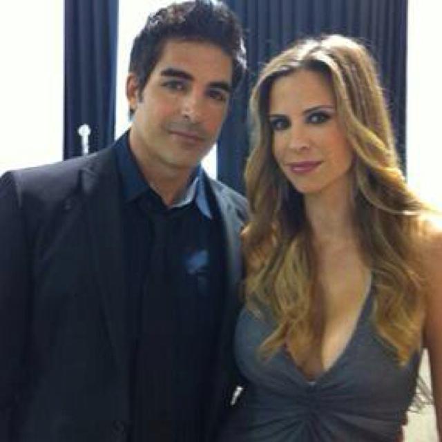 Îl mai ţii minte pe frumosul poliţist Luis din serialul Pasiuni? La 46 de ani, arată la fel de bine și de 18 ani îi este fidel unei singure femei