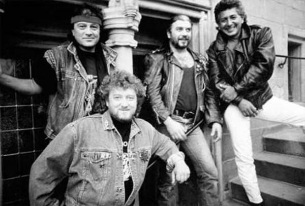 Istoria PHOENIX continuă! Vânaţi şi interzişi de comunişti, exilaţi, destrămaţi. După aproape 56 de ani de LEGENDĂ, cea mai cunoscută trupă de rock a României lansează "Bucovina"