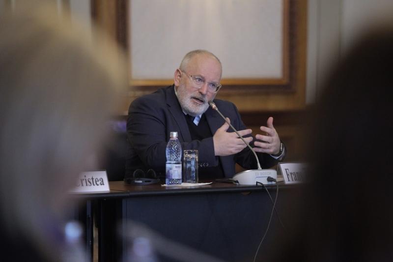 Țara noastră, în colaps? Europa, îngrijorată de soarta României: "Pentru numele lui Dumnezeu, nu începeţi să alergaţi înapoi!