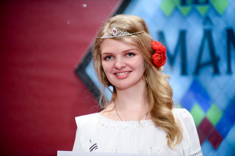 Câștigătoarea “Ie, Românie” – Bucovina este o viitoare cântăreață de muzică populară