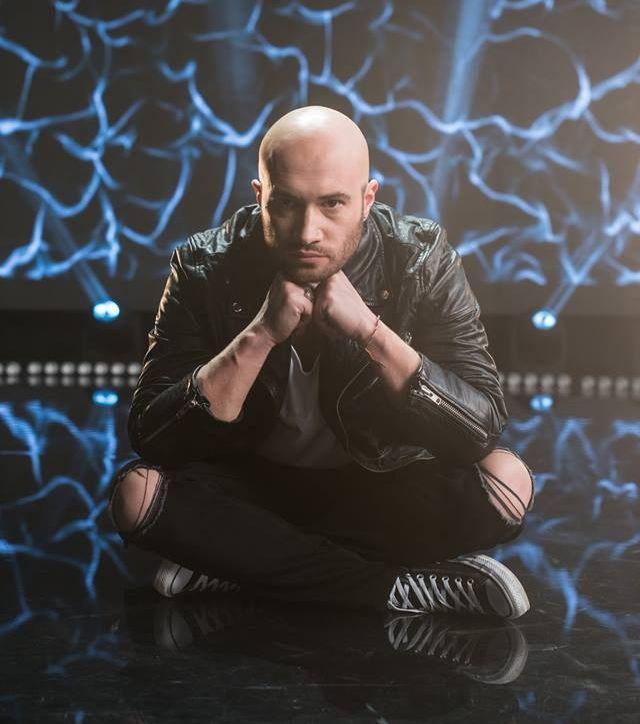 Andrei Ciobanu, Radu Bucălae și Maria Popovici se înfruntă în ”bătălia glumelor”, iar transsexualul Naomi revine la „În puii mei”