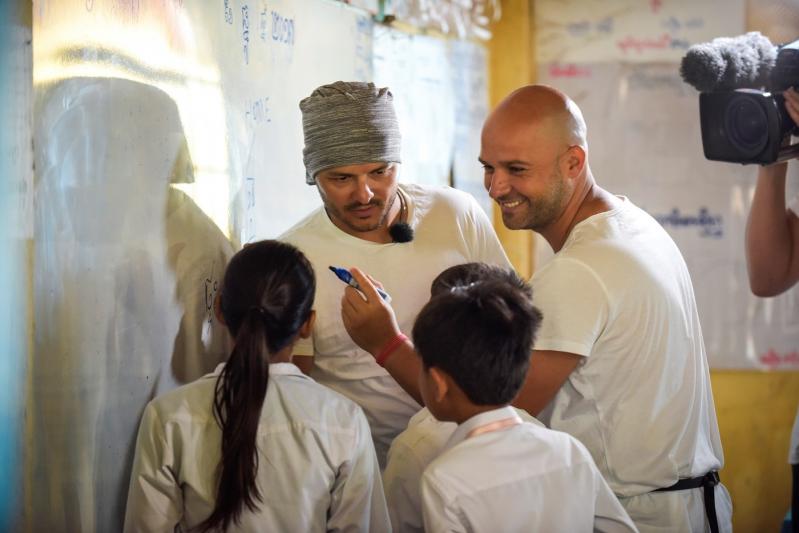 Vedetele ,,Asia Express” ajung în Cambodgia, a treia țară din Drumul Dragonului: au de învățat cuvinte în limba khmeră