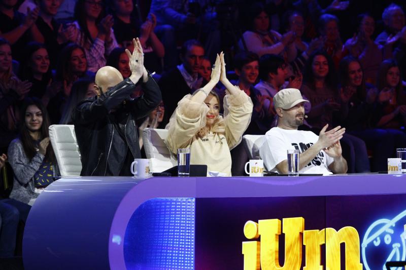 Bordea, Bordea, ai revenit la „iUmor” și l-ai lăsat pe Capatos fără coprezentator? „A venit băiatul cu siliconul! Dar aveți un singur tub, că ea are... două! Băgați într-unul că-l folosesc doar de Revelion!”