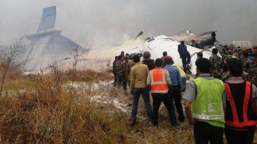 Imagini terifiante! Un avion cu 71 de oameni la bord s-a prăbuşit