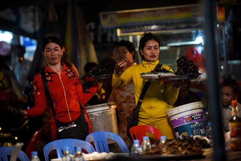 Cele mai înfricoşãtoare probe din ,,Asia Express: concurenții vor căra pe ei tarantule vii și se vor tatua într-un templu budist