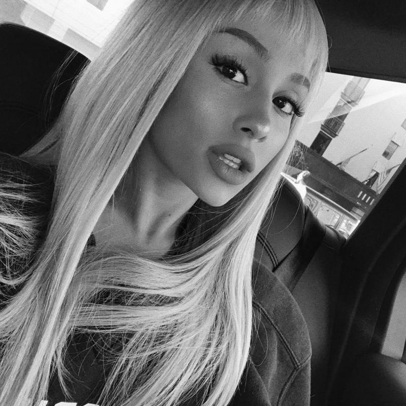 Galerie foto. Ariana Grande nu mai arată aşa! Transformare completă a cântăreţei care face furori