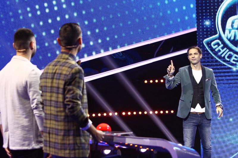 Un handbalist profesionist și un programator IT intră în joc,  la “Guess My Age – Ghicește vârsta”