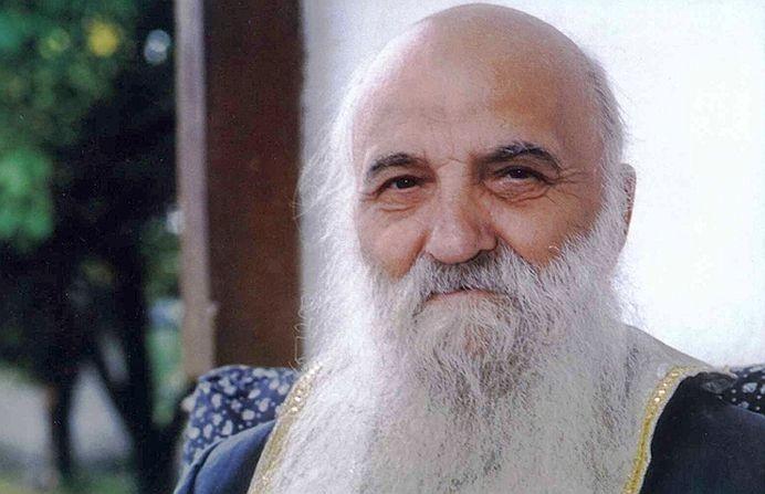 Rugăciunea care te ferește de blesteme și de oamenii răi. Dezleagă și farmecele