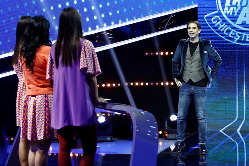 O mamă și fiicele ei gemene vor să deschidă o afacere în domeniul IT, cu banii de la “Guess My Age – Ghicește vârsta”