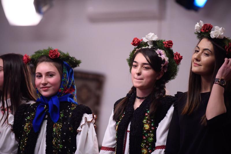 Cea mai frumoasă și talentată fată din Maramureș se alege, în această seară, la "Ie, Românie"