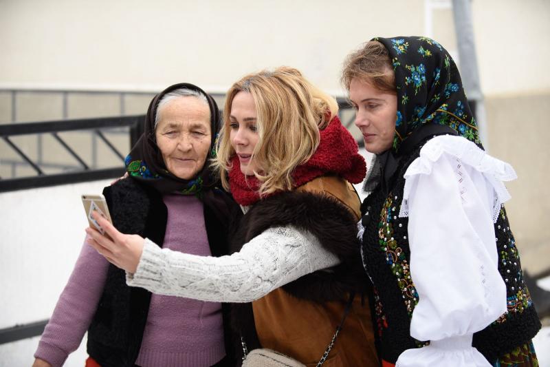 Cea mai frumoasă și talentată fată din Maramureș se alege, în această seară, la "Ie, Românie"