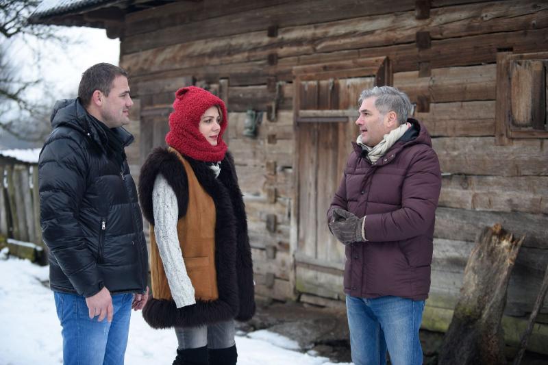 Cea mai frumoasă și talentată fată din Maramureș se alege, în această seară, la "Ie, Românie"