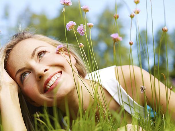 8 MARTIE. ZIUA FEMEII. 10 țări unde întâlnești cele mai fericite femei