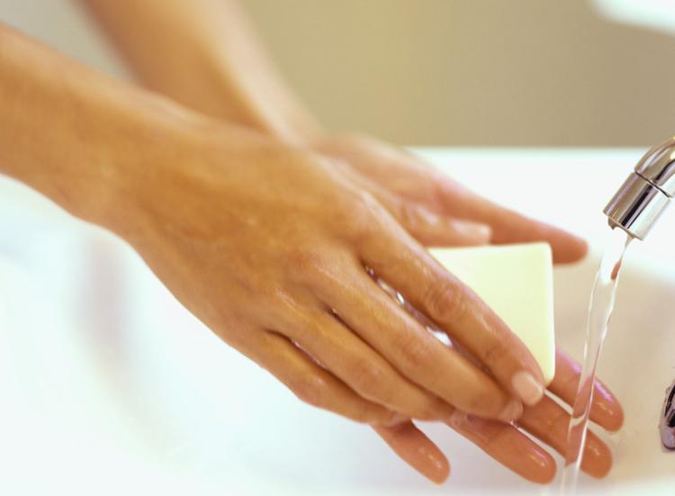 Studiu. Aceste obiceiuri nesănătoase pe care le facem ne aduc infecții și ne pot scurta viața 