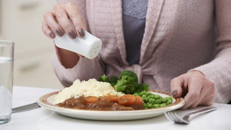 Studiu. Aceste obiceiuri nesănătoase pe care le facem ne aduc infecții și ne pot scurta viața 